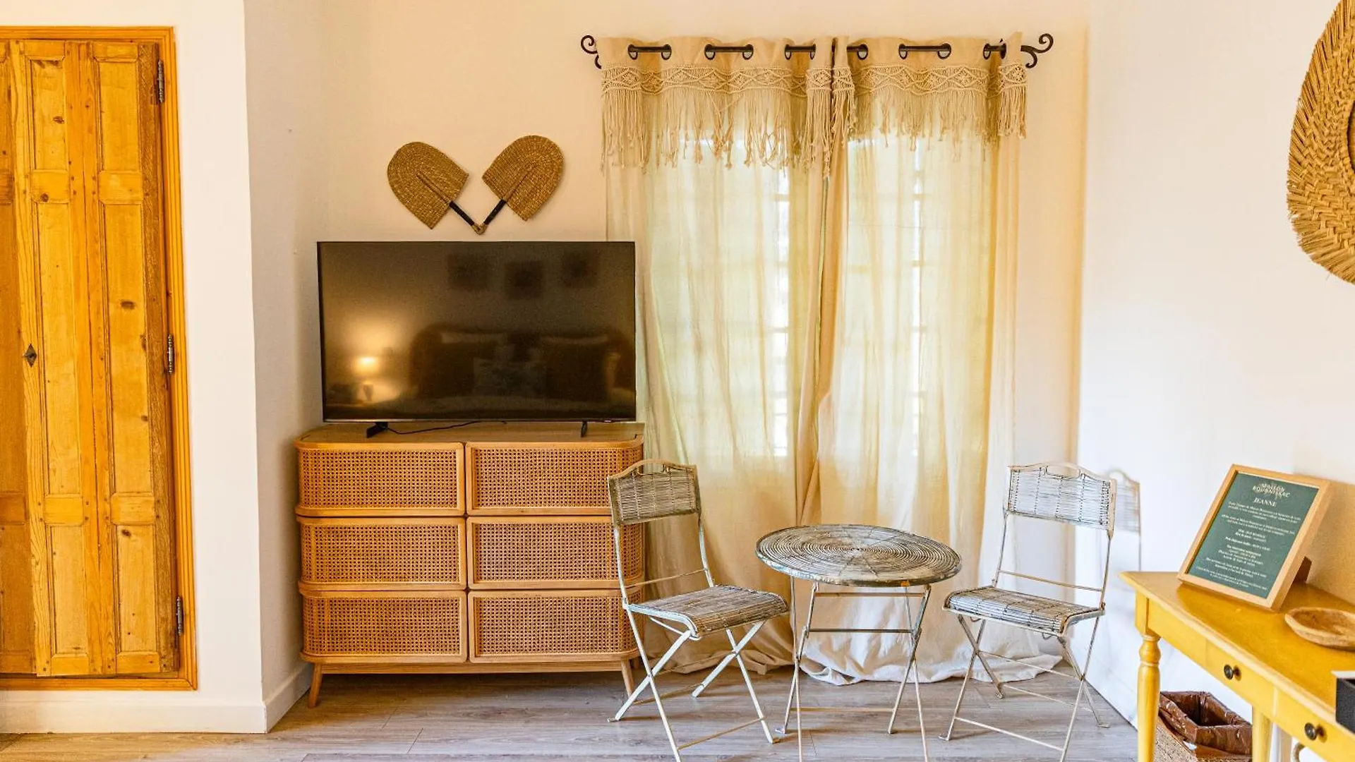Maison Bournissac Noves 3*,  France