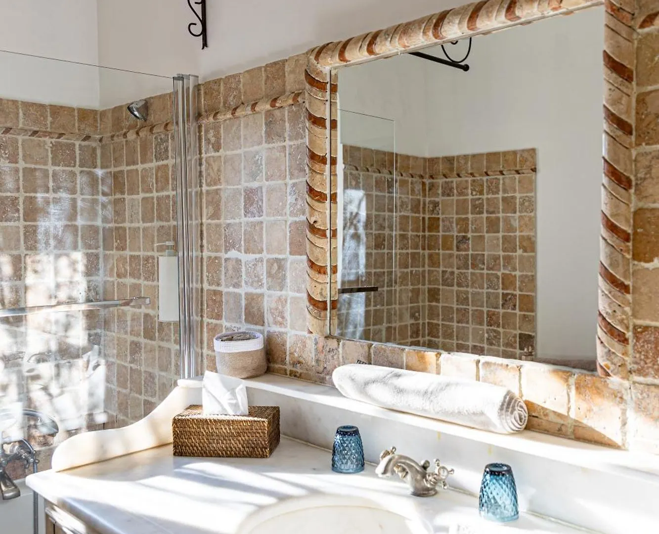 Maison Bournissac Noves Hotel