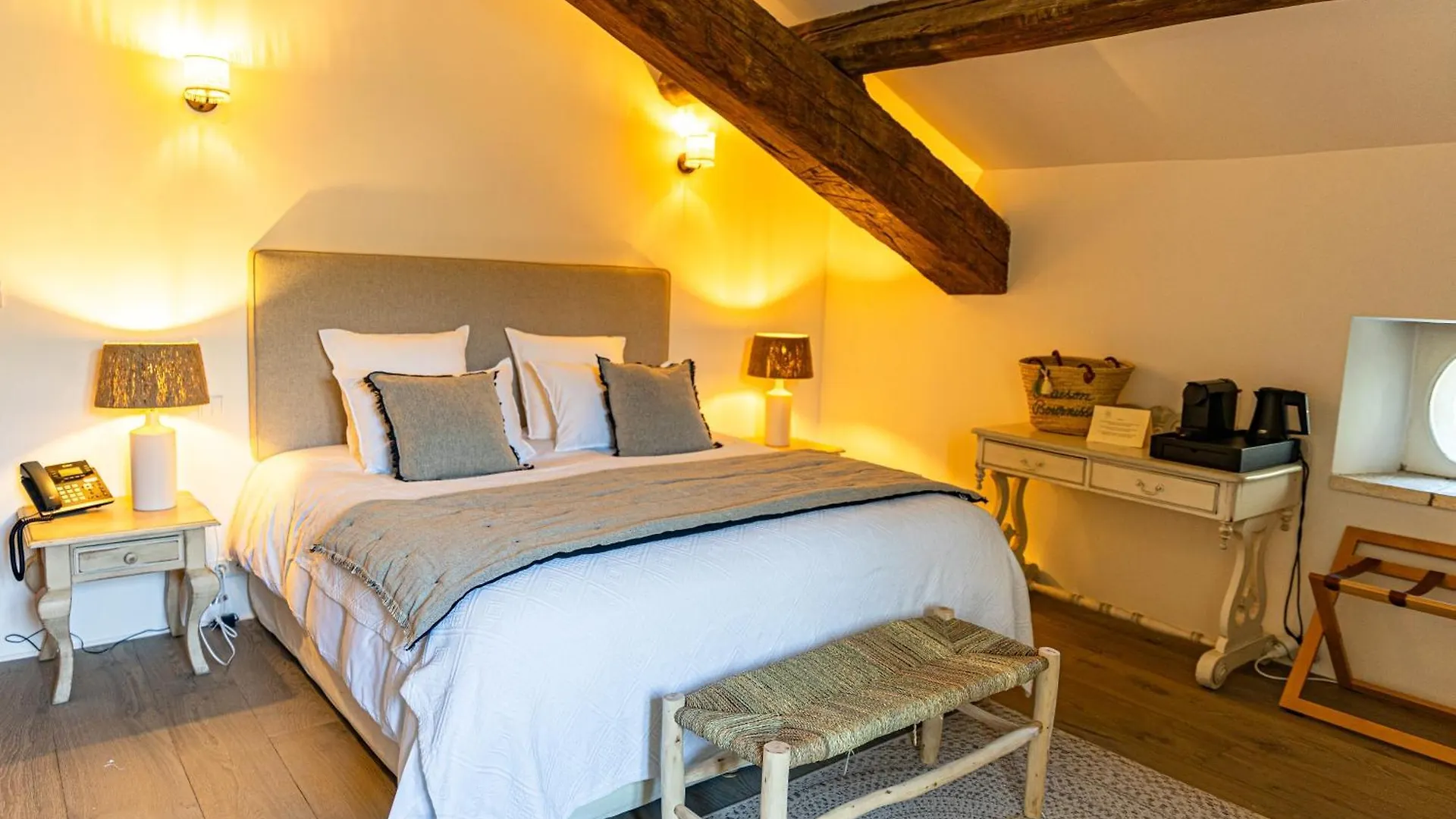 Maison Bournissac Noves 3*,  France
